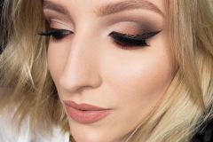 Makijaż cut crease